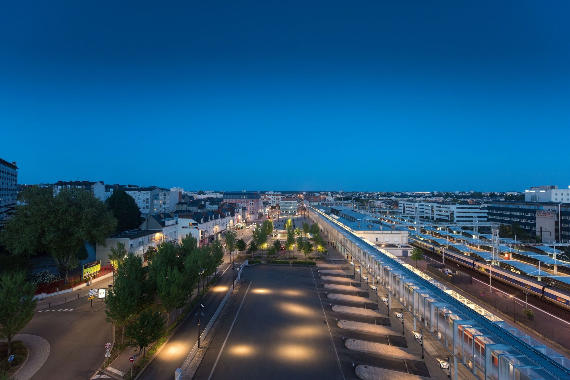 Hotel Campanile Le Mans Centre - Gare Zewnętrze zdjęcie